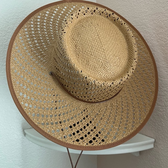 Lack of color Straw Hat “The Cesca” in brown with chin strap and bead toggle. - Picture 6 of 11